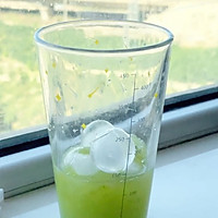#名厨汁味正当夏葡萄苹苹气泡水的做法图解3