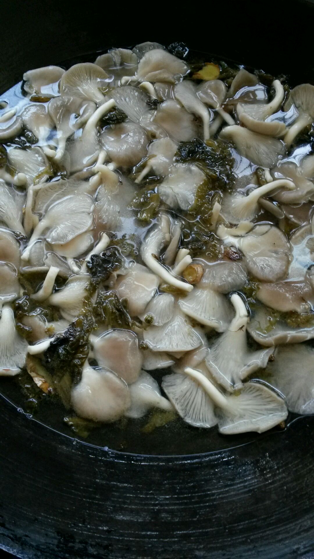 酸菜蘑菇肉片汤