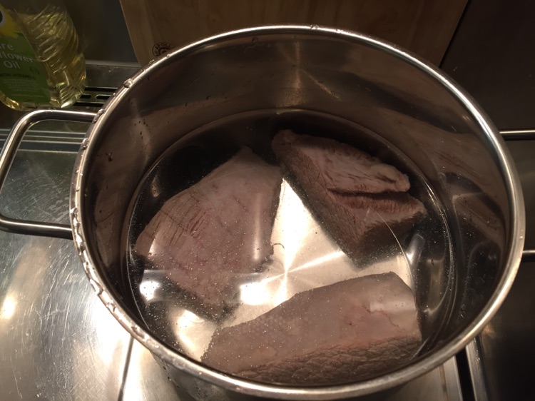 香菇鸡蛋牛肉面（附酱牛肉制作方法）的做法图解3