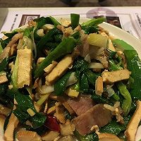 蒜苗豆干炒腊肉的做法图解12