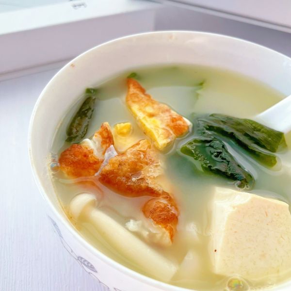 低脂无负担的裙带菜豆腐汤