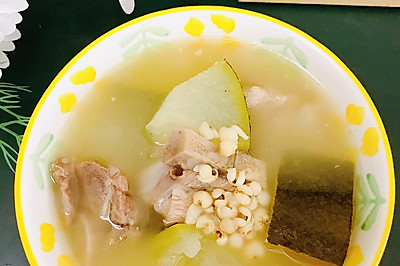 祛湿冬瓜薏米猪骨汤