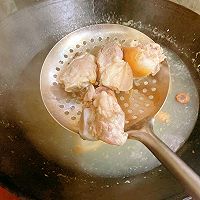 #冬季滋补花样吃法# 黄豆焖猪蹄的做法图解2