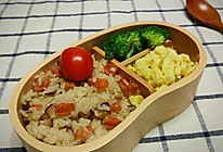 腊肠香菇焖饭×炒蛋便当，简单好吃爆表！的做法