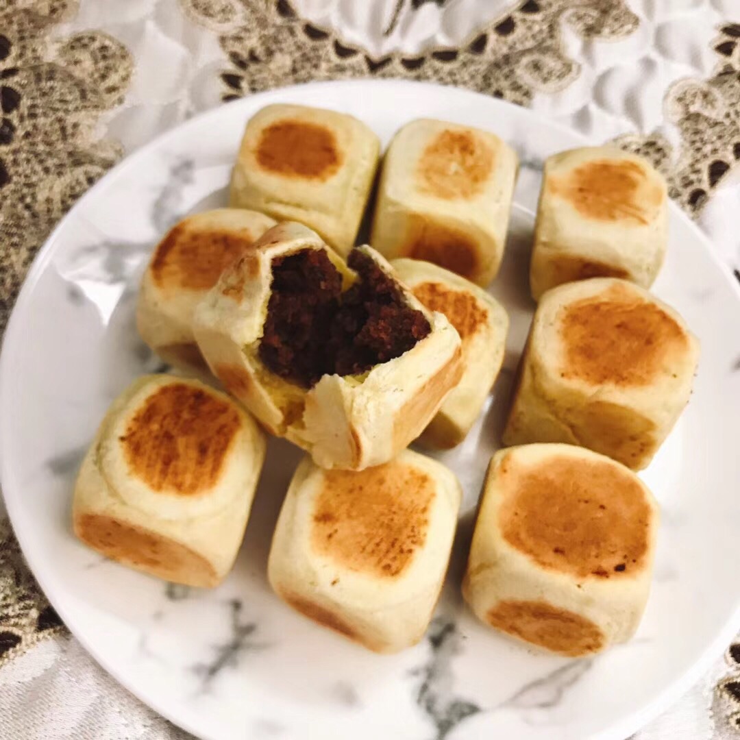 Wanghongdou shaxiandou cake