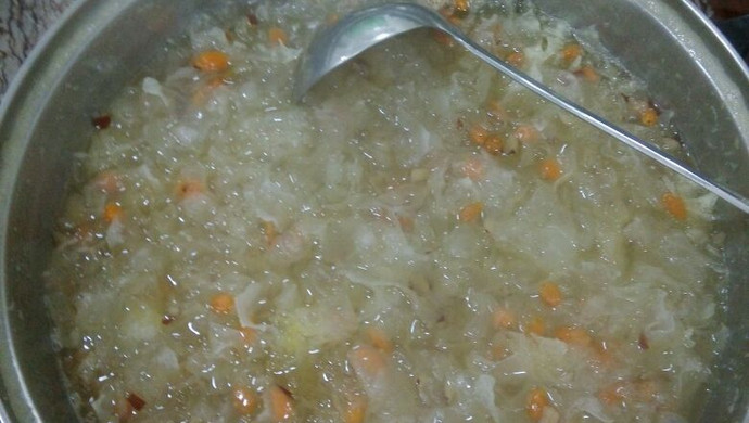 西米雪耳红枣糖水