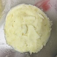 炸薯饼的做法图解1