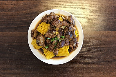 红烧排骨炖玉米