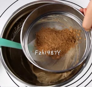 爆浆巧克力熔岩蛋糕的做法图解9