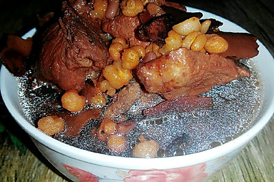 春季土茯苓赤豆薏米猪骨汤
