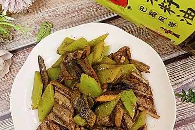 莴笋炒鳝片