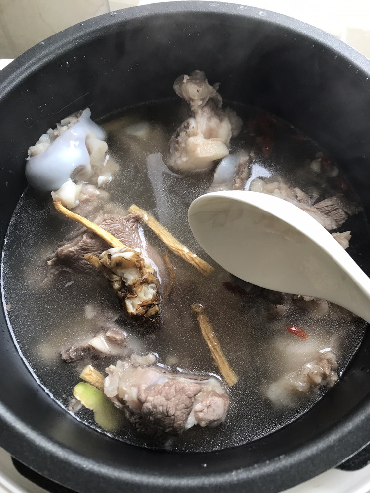 当归筒骨汤的做法