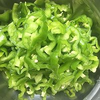 青椒鸡蛋荞麦面的做法图解3