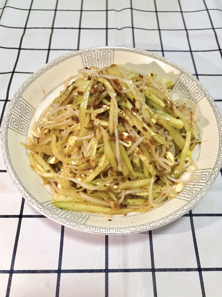 凉拌黄瓜丝豆芽菜的做法