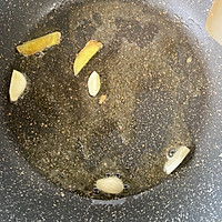 砂锅丸子汤的做法图解1