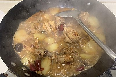 粗鲁土豆炖鸡腿