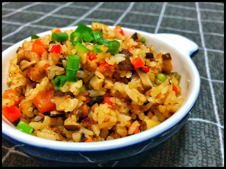 香菇肉沫焖饭（快手版）的做法