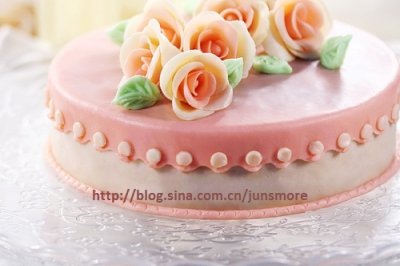 巧克力玫瑰装饰蛋糕