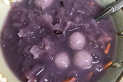 银耳紫薯甜汤