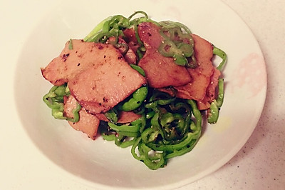 西式火腿炒青椒