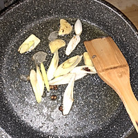鲫鱼香菇豆腐汤的做法图解3