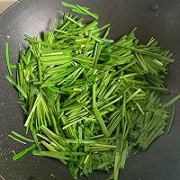 韭菜炒鸡蛋的做法图解3