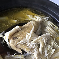 幽默大厨带你学：广式黄油鸡煲峨眉山笋尖的做法图解5