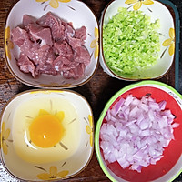 宝宝辅食：猪肉蔬菜饼的做法图解1