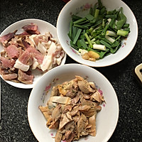 咸肉河蚌汤的做法图解1