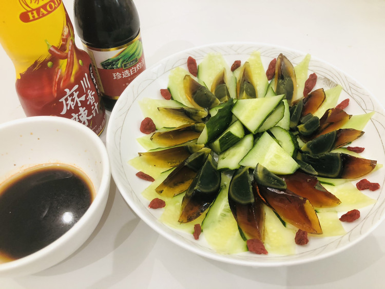 松花蛋摆盘的做法