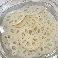 凉拌藕片的做法图解2