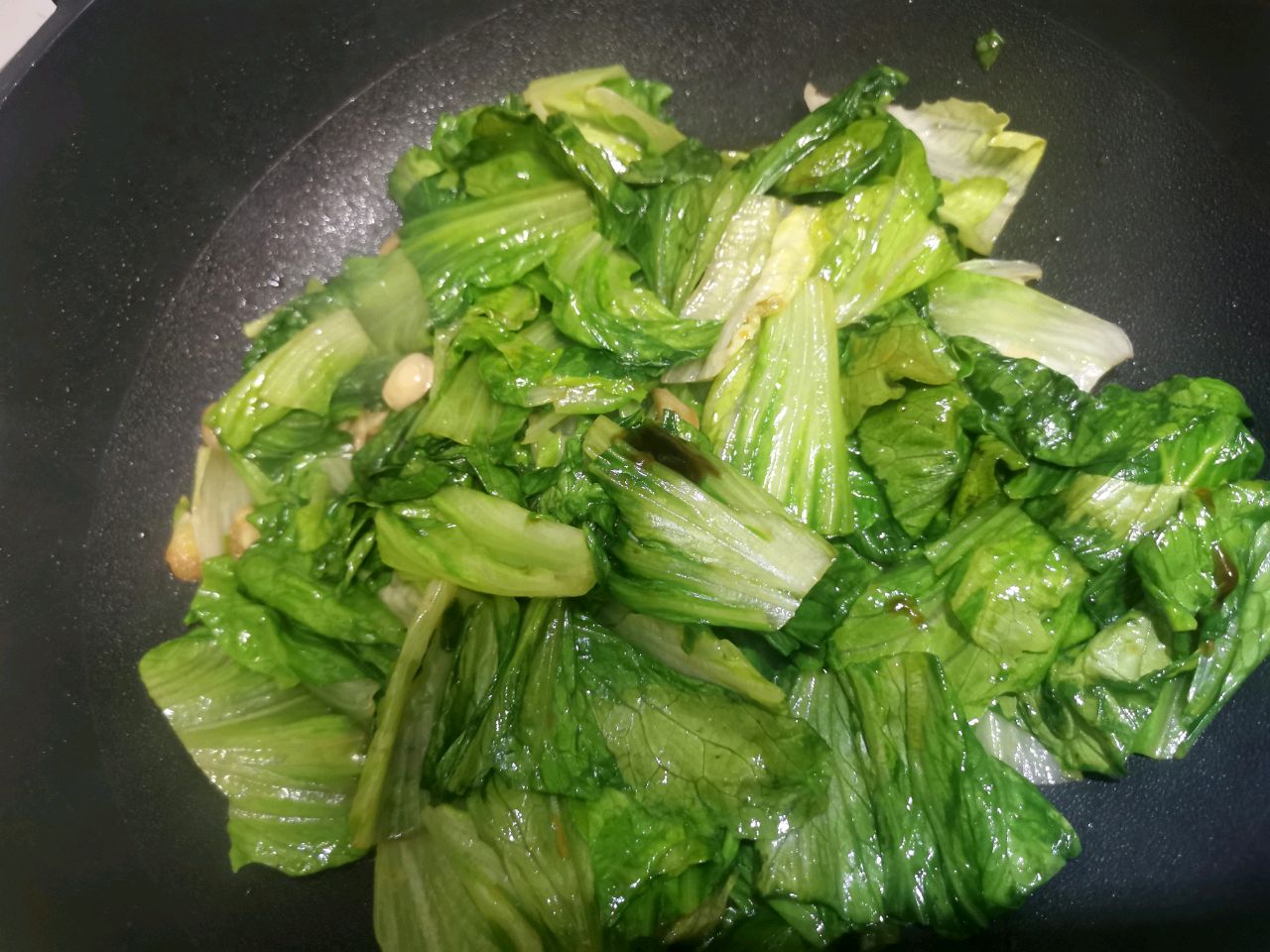 这才是蚝油生菜最好吃的做法，简单家常，脆嫩清香，好看又下饭 - 哔哩哔哩