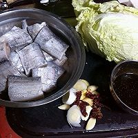 刀鱼焖白菜的做法图解1