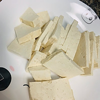 彩椒木耳煎豆腐的做法图解1