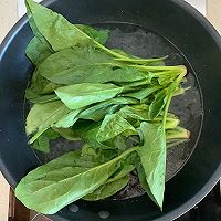 凉拌菠菜的做法图解2