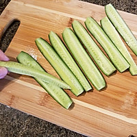 小清新黄瓜鲔鱼寿司的做法图解3