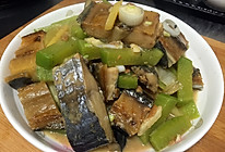 青萝卜炖甜晒鲅鱼的做法