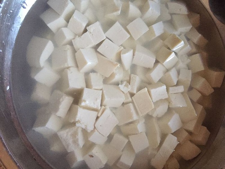 肉丸豆腐粒的做法