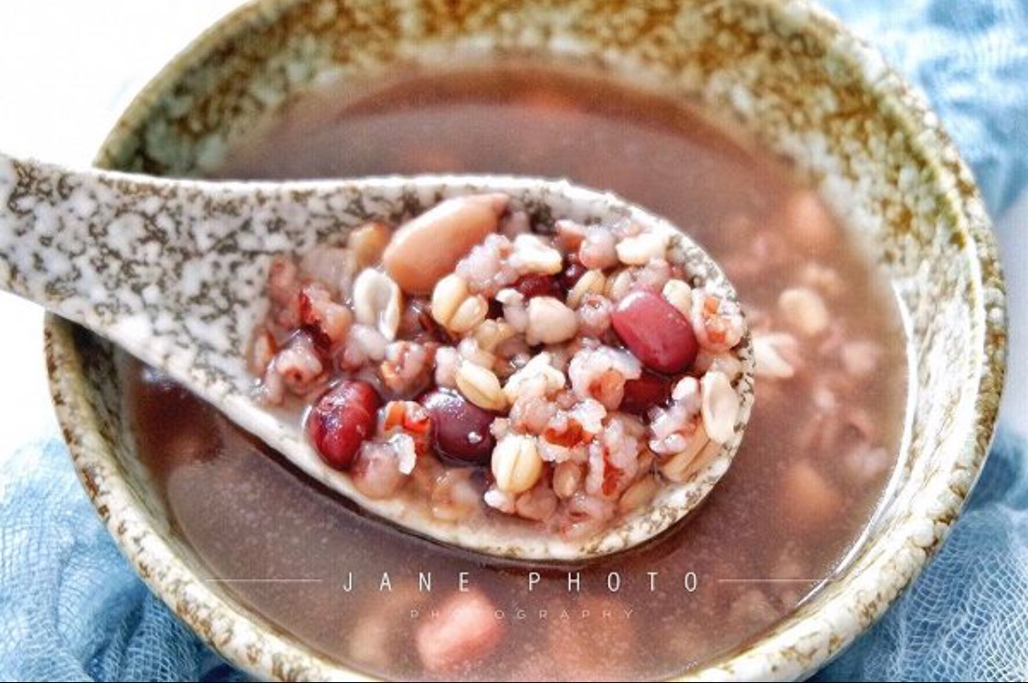 Congee of health preserving grains - red bean oatmeal congee