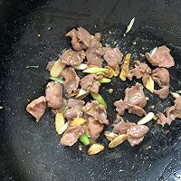 西兰花炒肉片的做法图解7