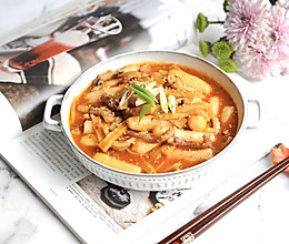 #憋在家里吃什么#韩式年糕拉面部队锅的做法