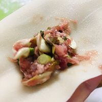 #夏日吃货嘉年华#槐花牛肉馄饨的做法图解8