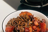 不加一滴水的豆角土豆烧牛肉咸菜的做法
