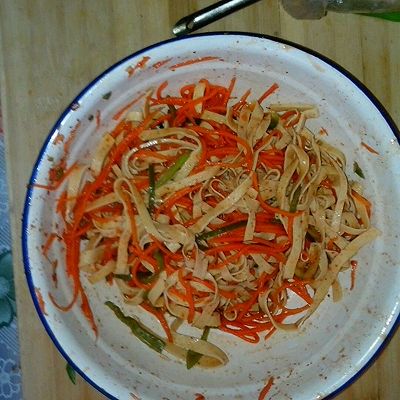 凉拌豆腐皮
