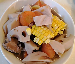 减脂必备-莲藕玉米排骨汤的做法