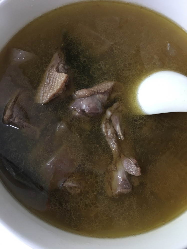 酸萝卜老鸭汤的做法