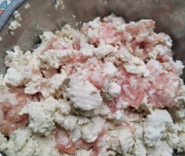 #开启我的第一篇菜谱#老家的过年必备：豆腐圆子的做法