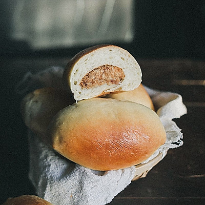 肉松蛋黄酱面包