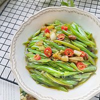 蒜香酱爆豆角，给肉都不换的做法图解11