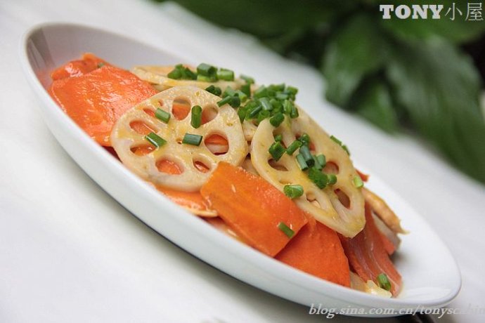 Stir fried carrot and lotus root slices